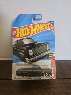 Hot Wheels Hot Trucks '83 Chevy Silverado Black