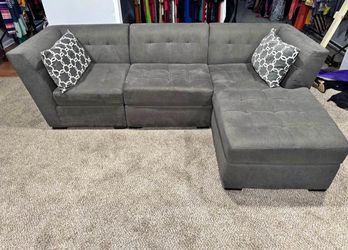 Grey sectional couch (Delivery available!)