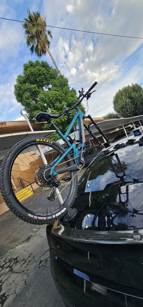 Santa Cruz Hightower 3