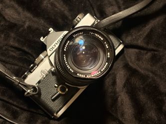 Olympus 35mm Film Camera with Vivitar Zoom Lens