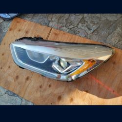 2017 - 2019 FORD ESCAPE LEFT HEADLIGHT HID XENON DRIVER SIDE GENUINE USED.  A4