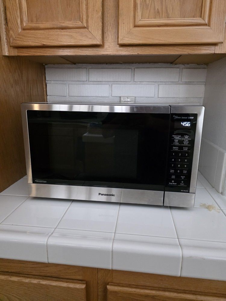 Pannosonic Microwave 1200 Watts