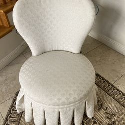 Vintage Round Beige Chair