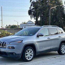 2017 Cherokee Latitude