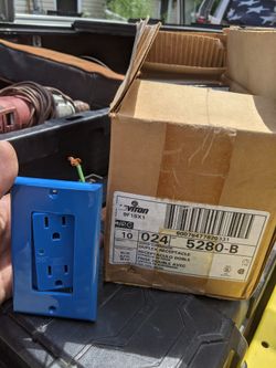 Leverton  Receptacles 10 Pk