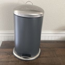 Trash can