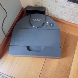 Neato D8 Intelligent Robot Vacuum Cleaner