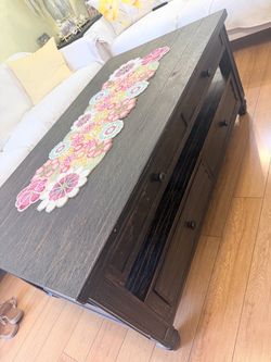 Coffee table and 2 side tables matching