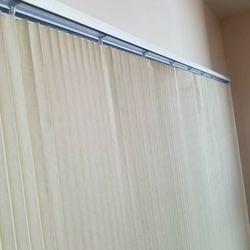 #176 VISTA BRAND, USED BUT GREAT CONDITION!!CELLULAR VERTICAL FOR PATIO DOOR OR WINDOW ROOM DARKENING , CREAM COLOR ((RETAIL $1,258 NEW ))