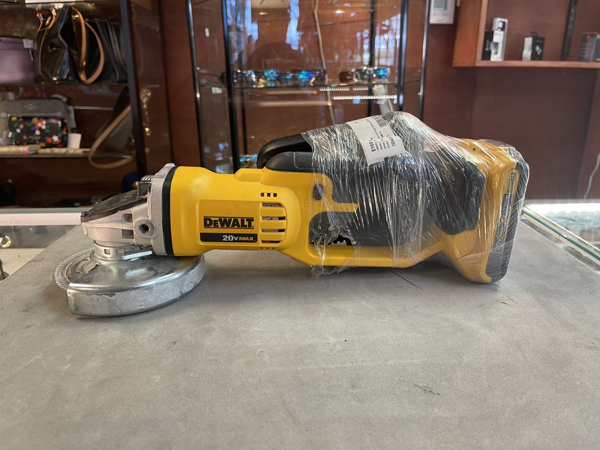 Dewalt DCG412B Angle Grinder W/ Battery And Charger