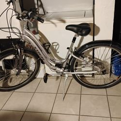 Trek Navigator Girls Bike