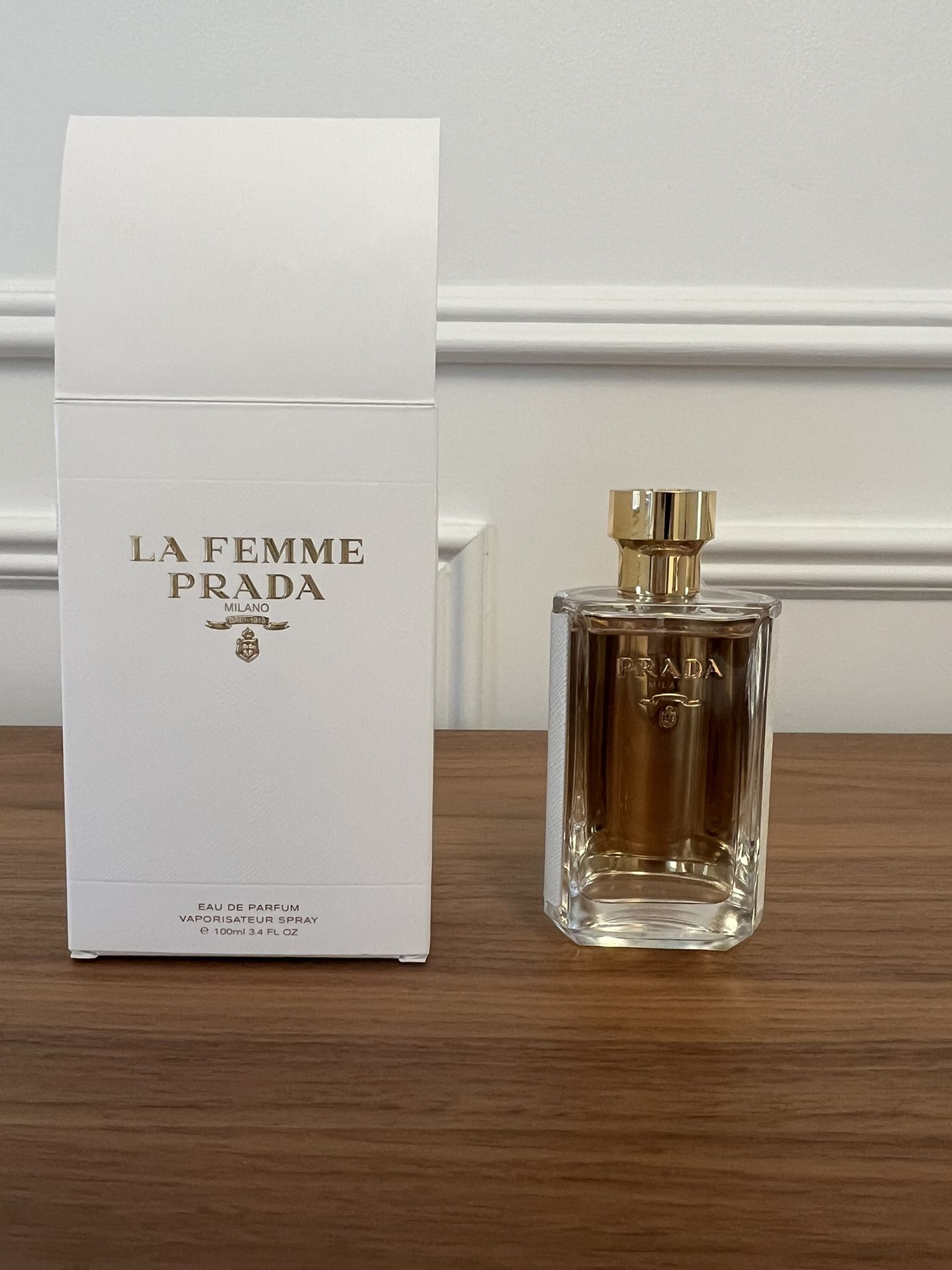 Prada La femme perfume