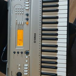 Yamaha PORTATONE PSR E-313