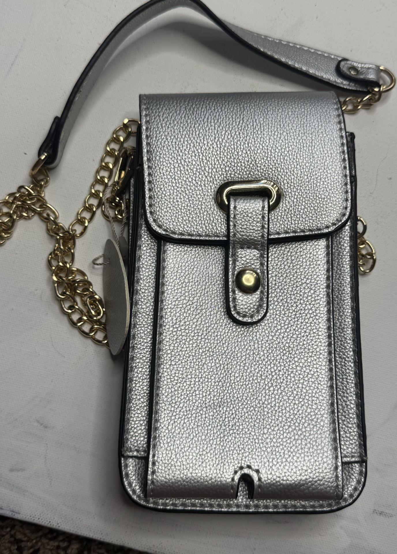 NWOT Mellow World Womens Vegan Leather Daphne Cell Phone Crossbody Bag Small