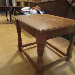 Wooden End Table/Nightstand 