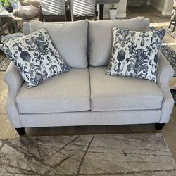 Sofa & Love Seat $500  OBO