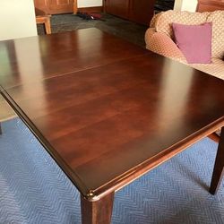 Bassett Dining/Kitchen Table w/ Leaf-$75 (Lake Tapps)