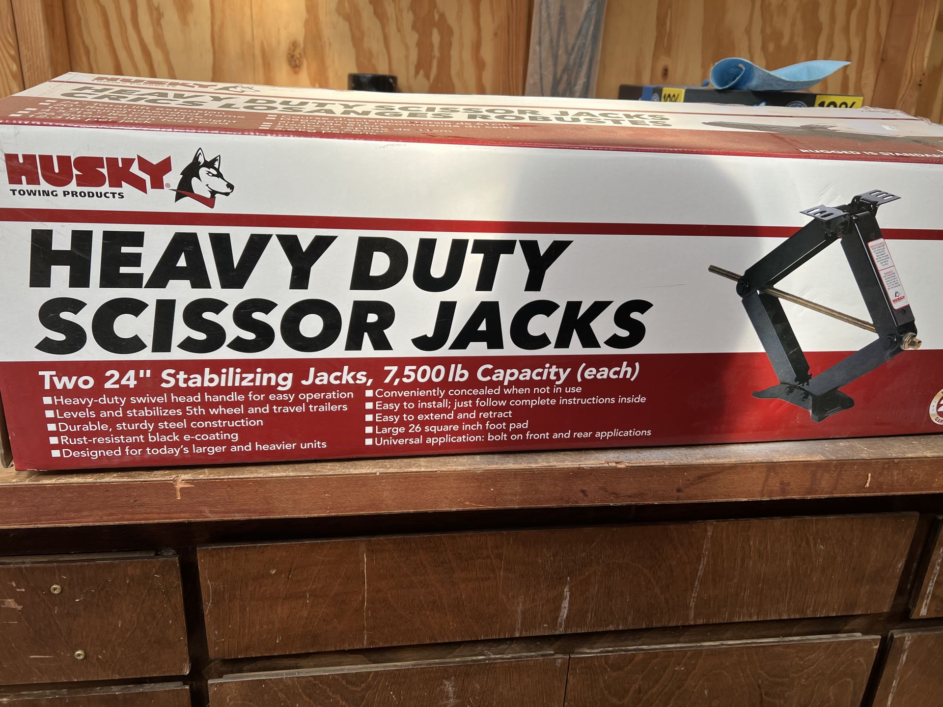 Scissor Jacks, Husky Towing