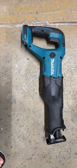 Makita 18v sawzall (used )like new tool only