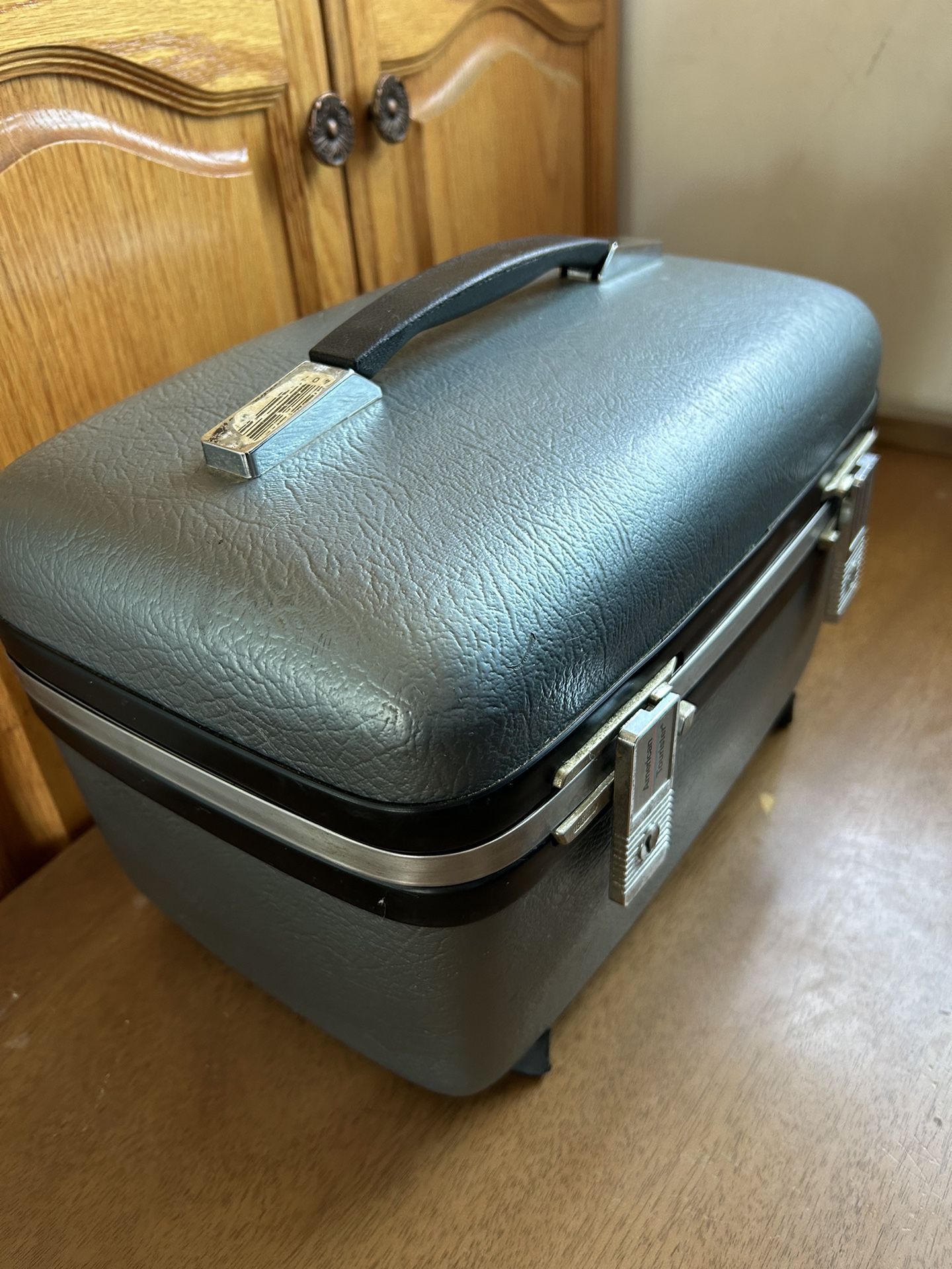 Vintage Blue/gray American Tourister 