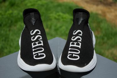 Wmns GUESS shoes in Black. Size 8.5