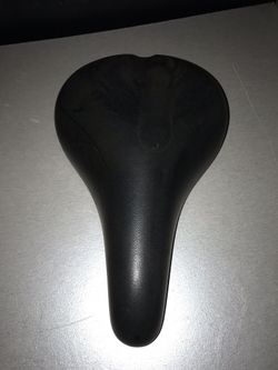 Seller royal bike seat / no tears / like new $25