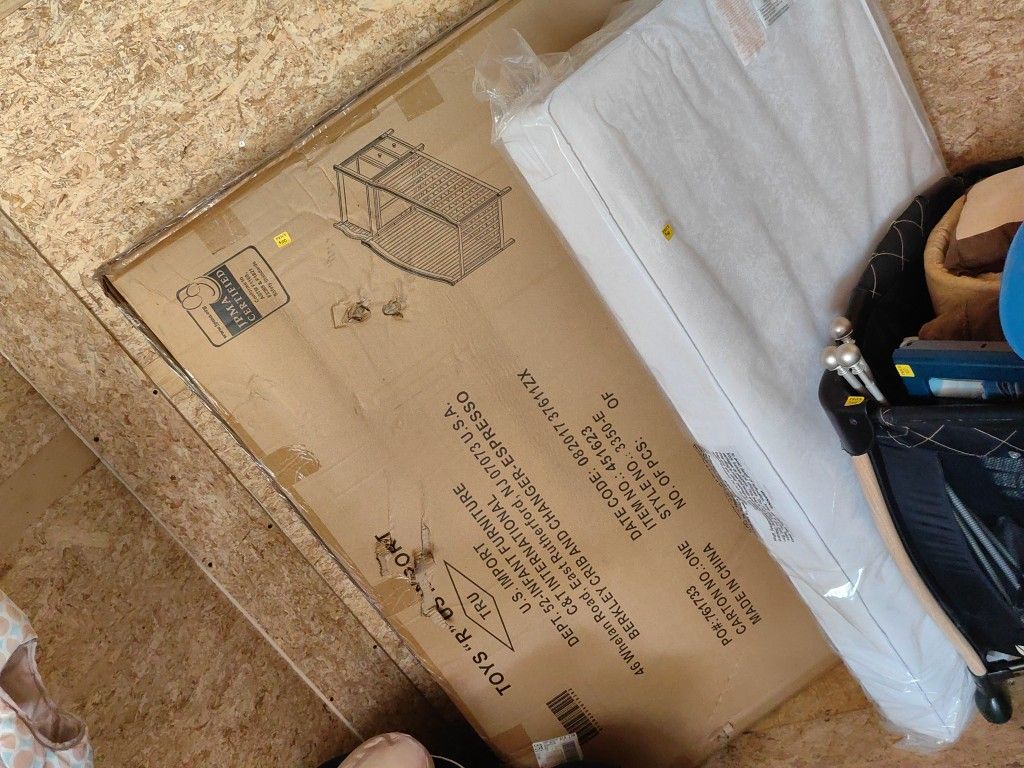 Beautiful Brand New Wooden Baby Crib