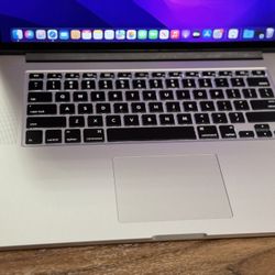 Macbook pro 2015 15 inch i7 16gb 256gb 