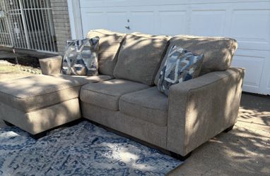 Brown sofa with ottoman (100$)