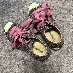 Women’s 7.5 Converse All Star Sneakers 
