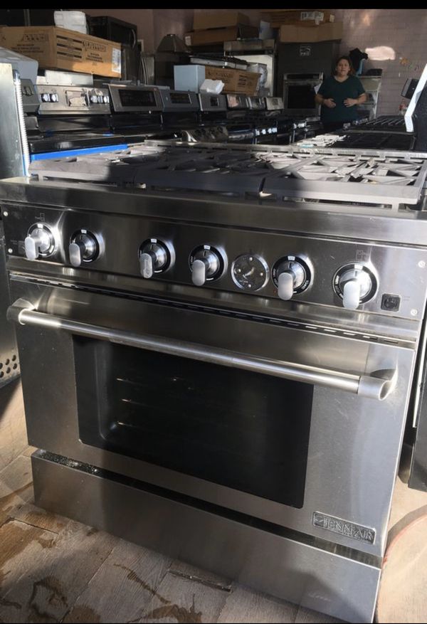 Beautiful JennAir Stove / Range 36” inch Stainless Steel 6 Burner