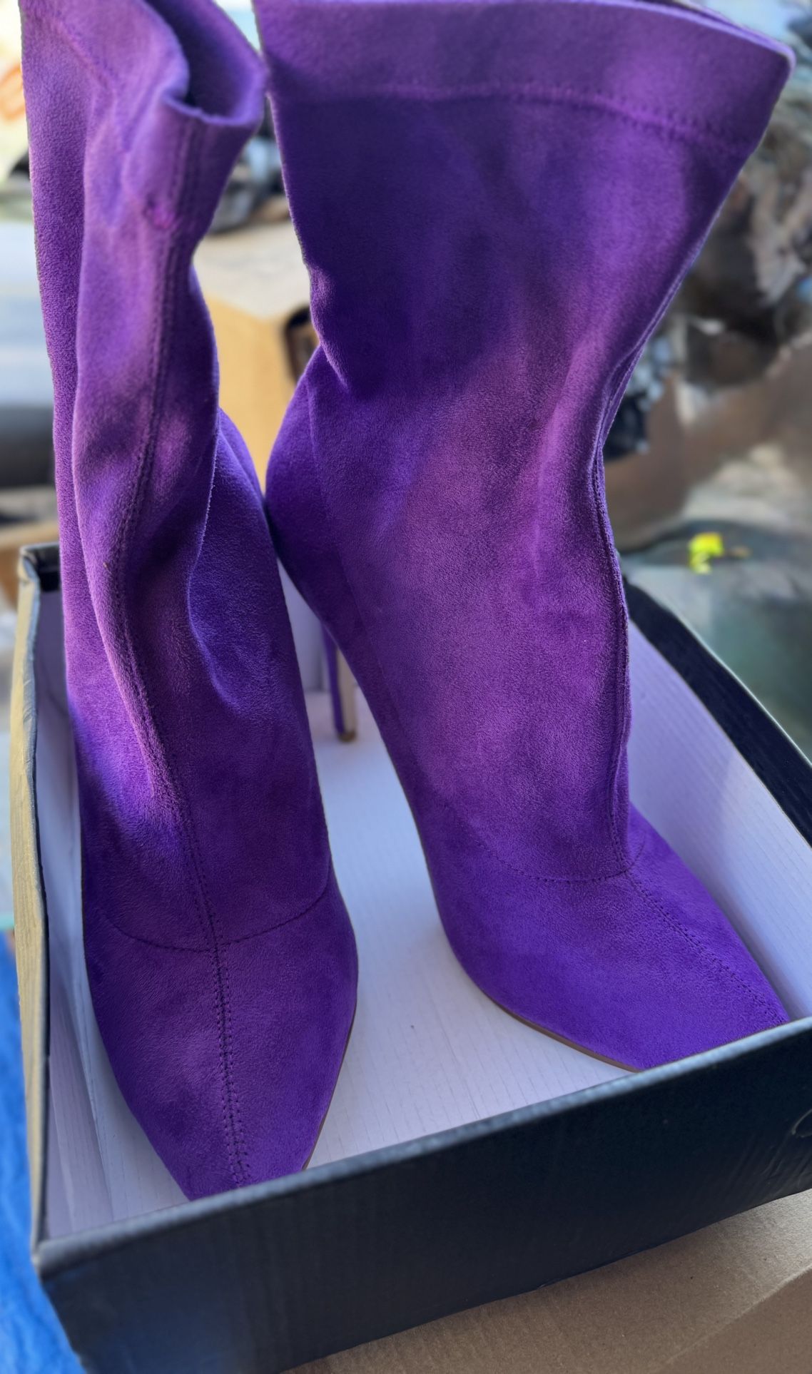 Women’s size 11 Healed slip on boots