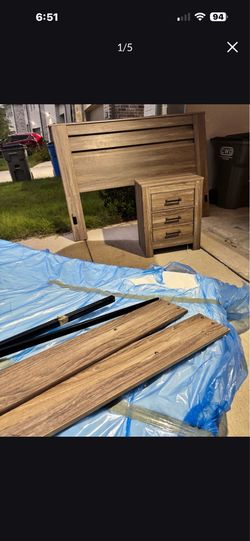 King Size Serta Mattress ( like new) w/ Box & Ashley Bedroom Furniture ...Priced to Sell!!!