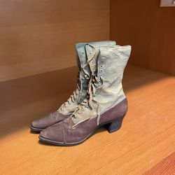 Vintage Cowboy Boot Statue
