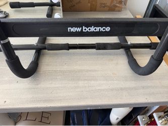 Pull up bar - new balance