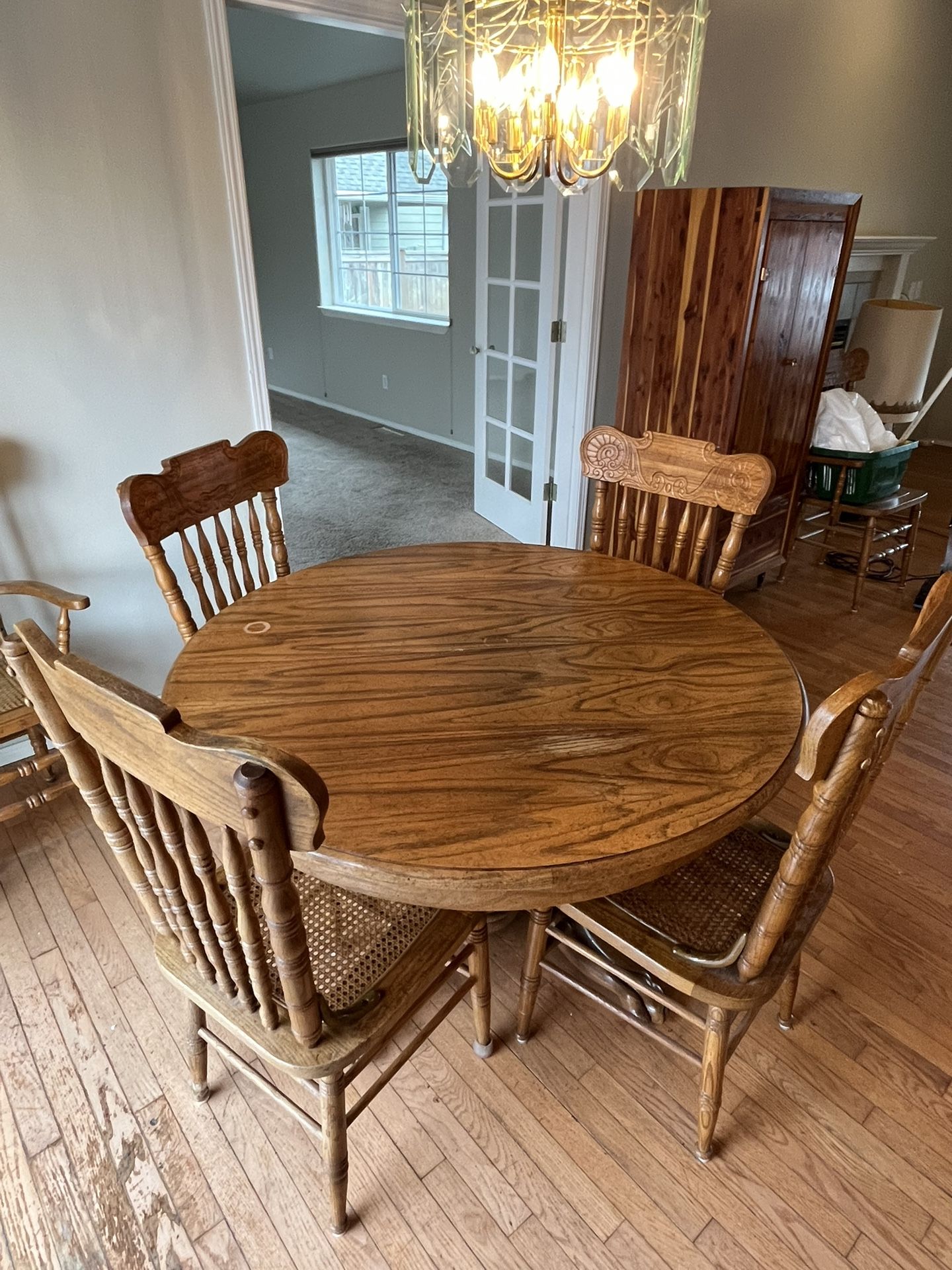 Vintage Dining room Table And Chairs