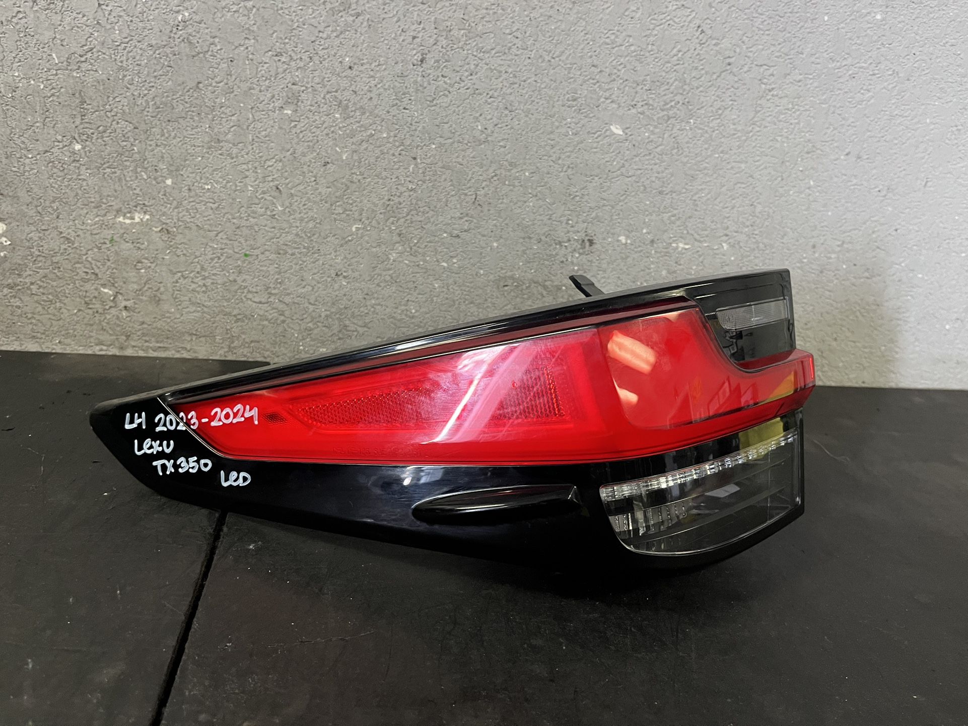 2023-2024 LEXUS TX LEFT TAIL LIGHT OEM USED