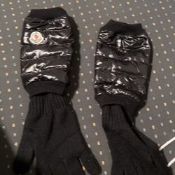 Moncler wool Gloves Size M Authentic 