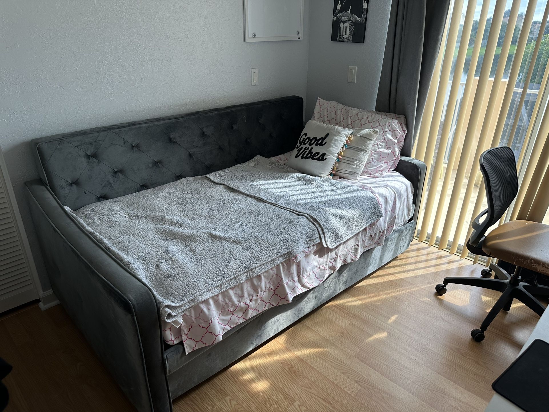 Twin Bed ( 2 In One ! ) NEED GONE ASAP !!!