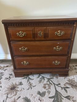 Bassett Side Table / Nightstand