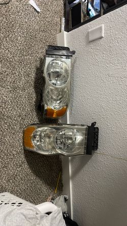 Headlights For 2002-2005 Dodge Ram 1500