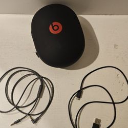Beats HEADPHONES CASE AND CORDS ONLY 