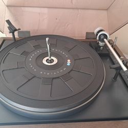 VINTAGE BIC BELT DRIVE TURNTABLE 