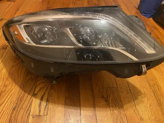 2015 Mercedes S550 front right passenger side headlight