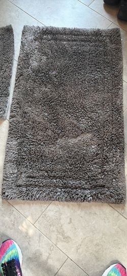 Bathroom rug set
