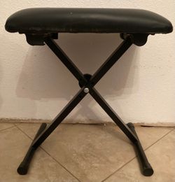 Piano bench