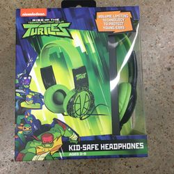 NWT Ninja Turtle kids headphone