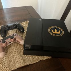 PS4 500GB + 2 Controllers – Great Condition 