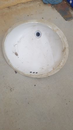 Undermount sink