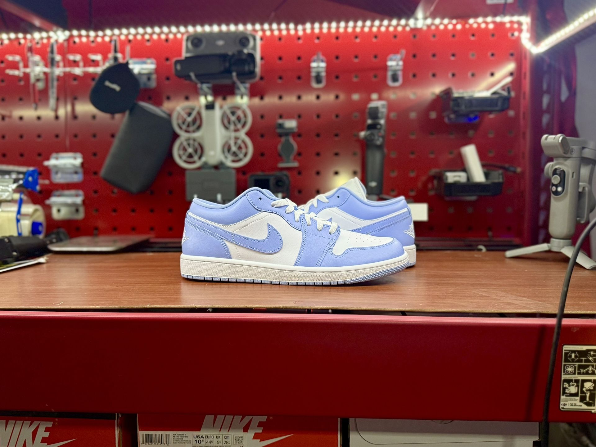 Jordan 1 Low White Aluminum (W)